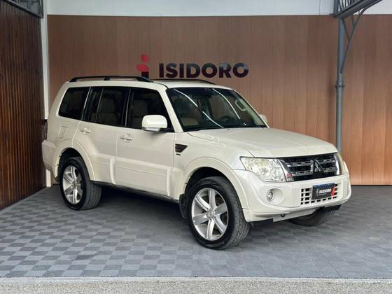 MITSUBISHI PAJERO FULL 3.2 HPE 4X4 16V TURBO INTERCOOLER DIESEL 2P AUTOMÁTICO MITSUBISHI PAJERO FULL 3.2 HPE 4X4 16V TURBO INTERCOOLER DIESEL 2P AUTOMÁTICO